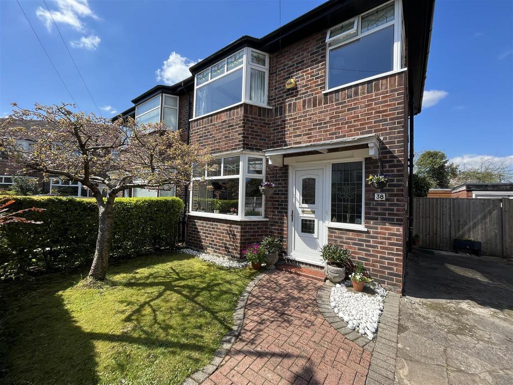 Lacey Avenue, Wilmslow 3 bed semidetached house for sale £389,950