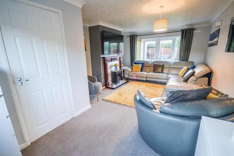 3 bedroom semi-detached house for sale - Stone Street, Mosborough, Sheffield, S20