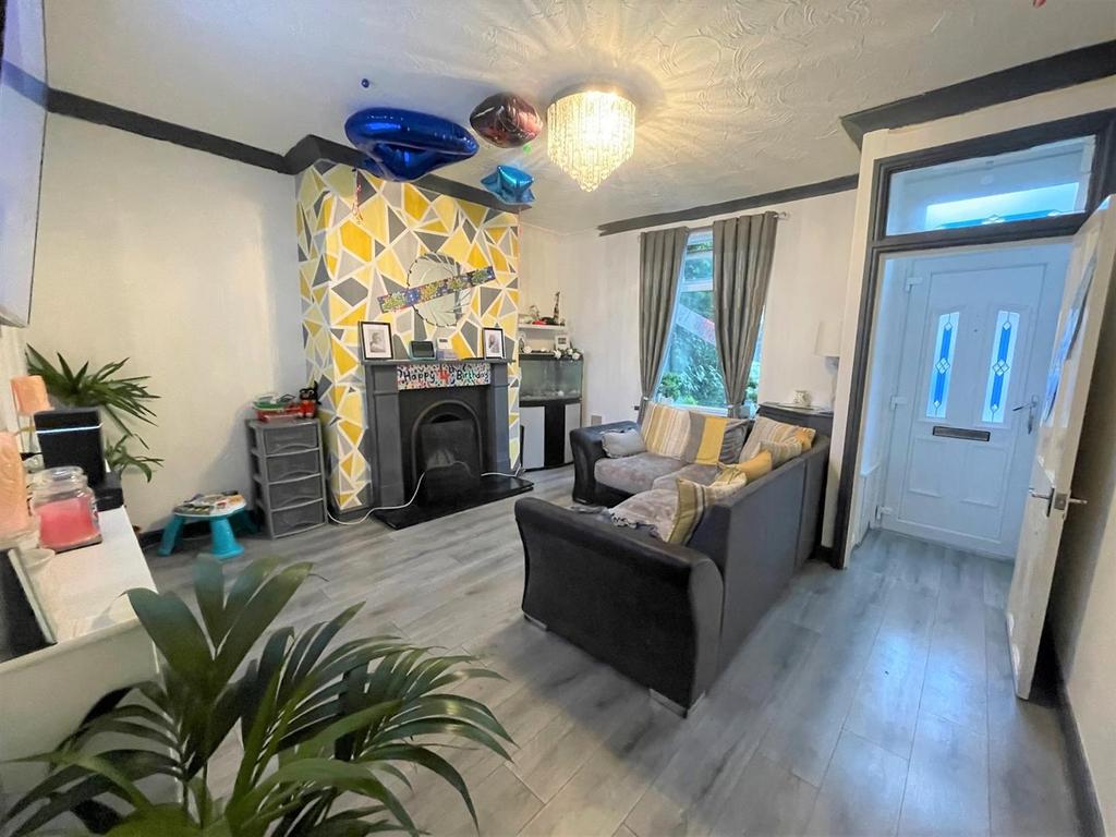 Smiths Lane, Hindley Green, Wigan 2 bed terraced house £75,000