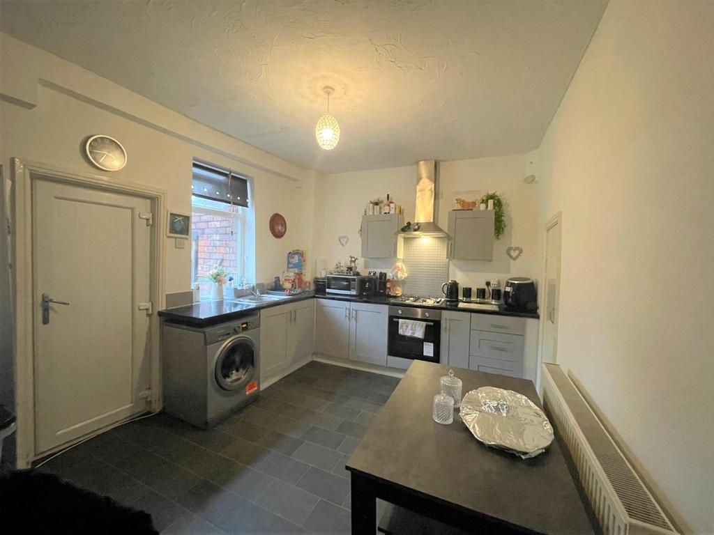 Smiths Lane, Hindley Green, Wigan 2 bed terraced house £75,000