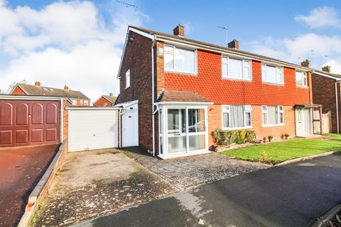 19 Heath Close, Aylesbury, HP21 9UA