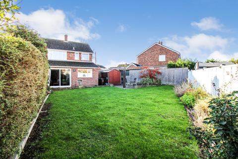 19 Heath Close, Aylesbury, HP21 9UA