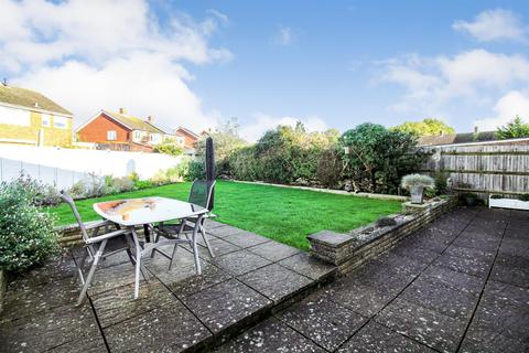 19 Heath Close, Aylesbury, HP21 9UA