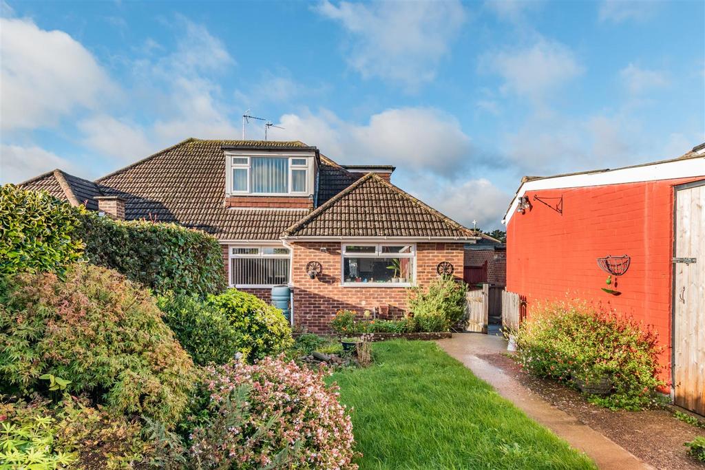 Bramley Crescent, Bearsted, Maidstone 3 bed semidetached bungalow for