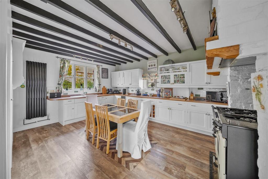 Dining kitchen