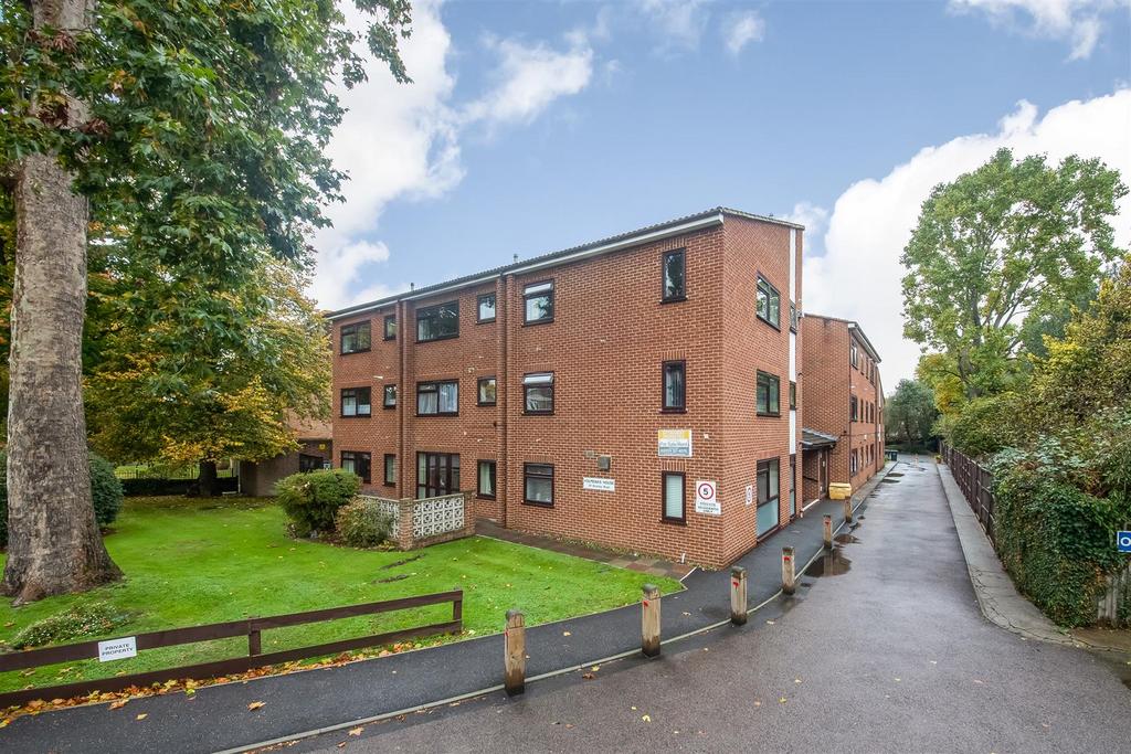 47 Bromley Road, Beckenham 1 bed retirement property £150,000