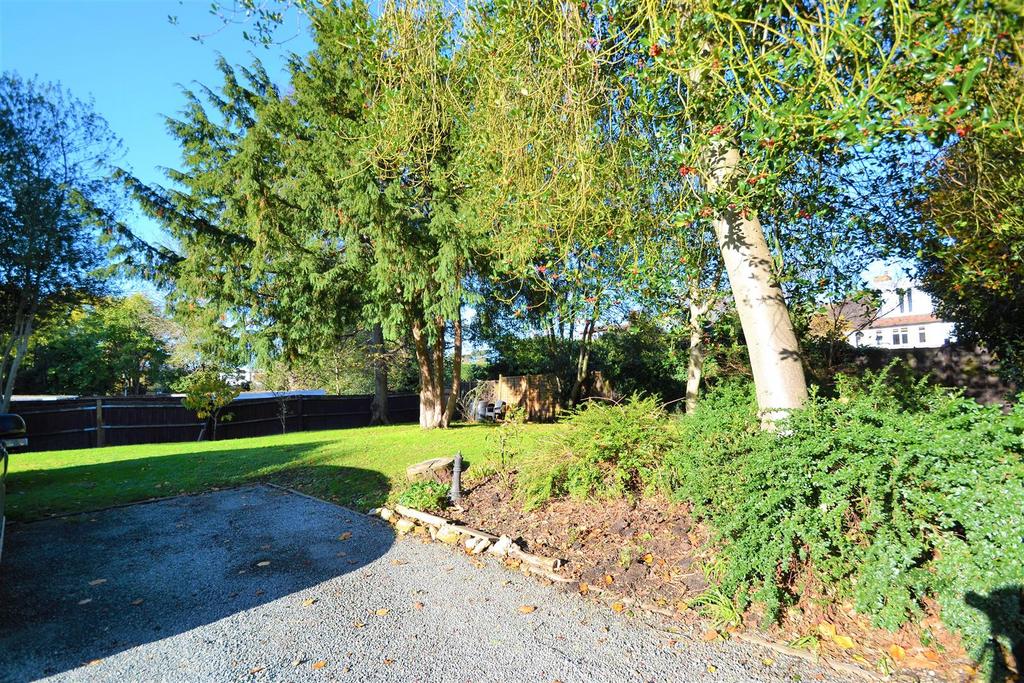 Communal garden/residents car park