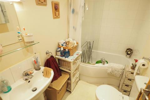 Flat 2, 59 North Road, Combe Down, Bath, BA2 5DF