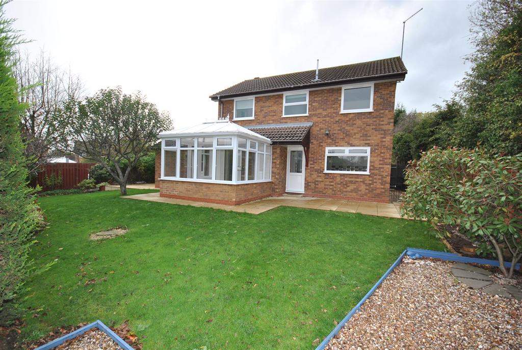 Saffron Close, Northampton 4 bed detached house for sale £425,000
