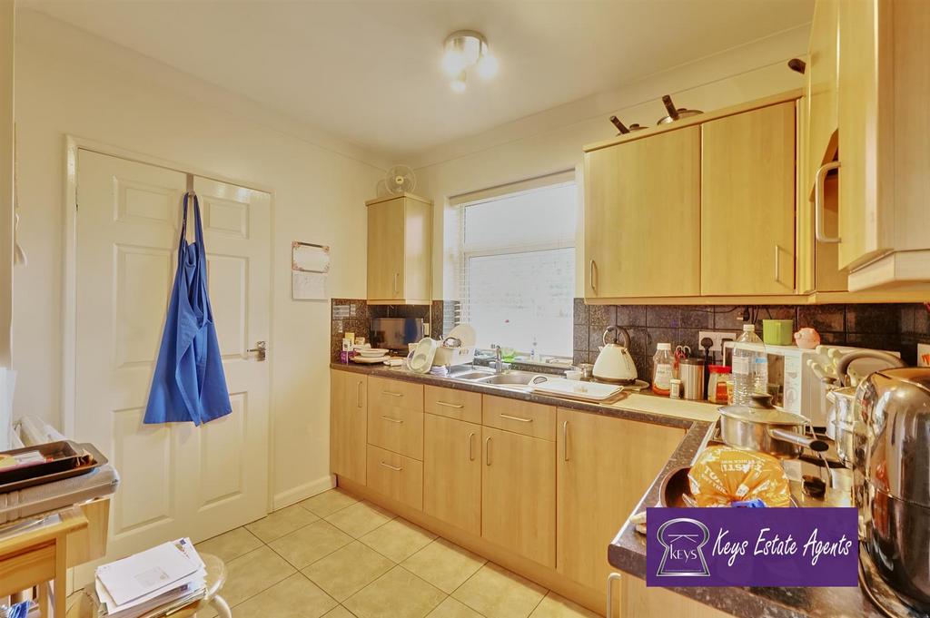 Kitchen 2.jpg