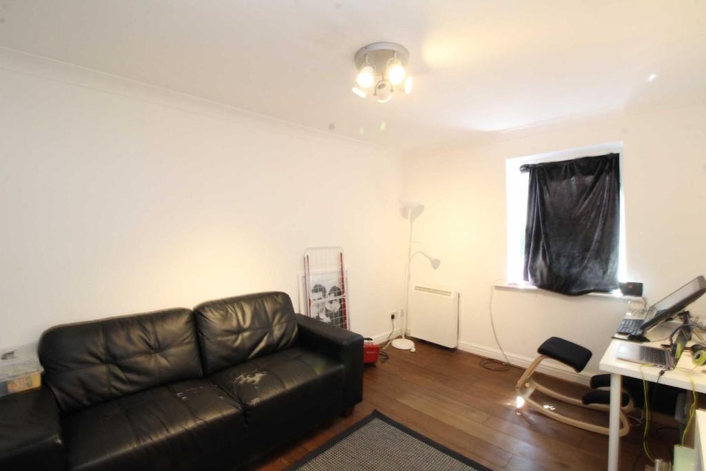 Demesne Road, Whalley Range 1 bed flat £695 pcm (£160 pw)