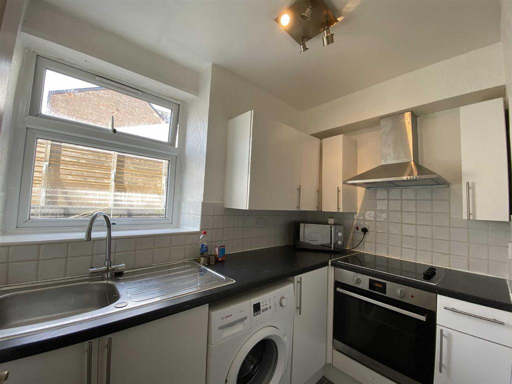 Demesne Road, Whalley Range 1 bed flat £695 pcm (£160 pw)