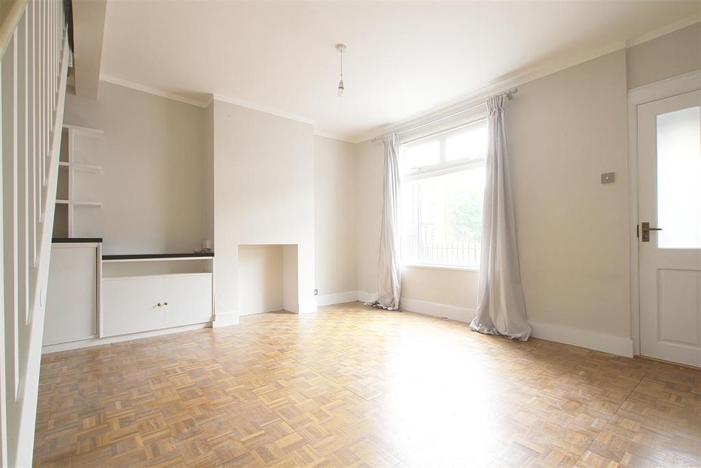 Bedford Road, Ealing 2 bed terraced house £1,875 pcm (£433 pw)