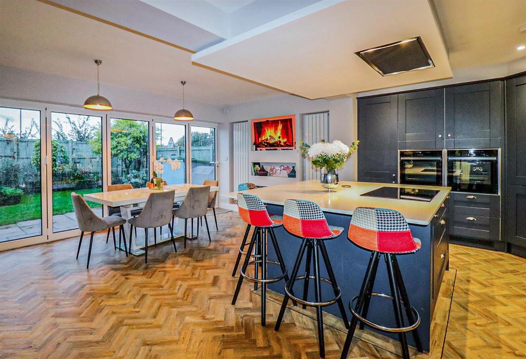Southwood Gardens, Ramsgate 3 bed semidetached house for sale £430,000