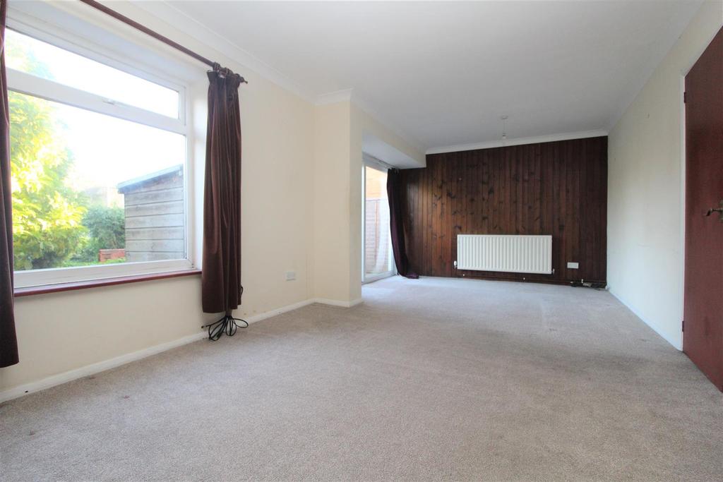 Beacon Road, Broadstairs 3 bed semidetached house for sale £350,000