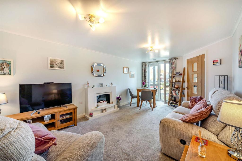 Ambleside Avenue, South Shields 2 bed apartment £225,000