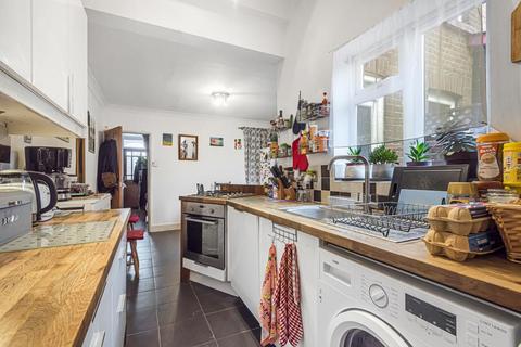 27 Adelaide Road, Reading, RG6 1PE
