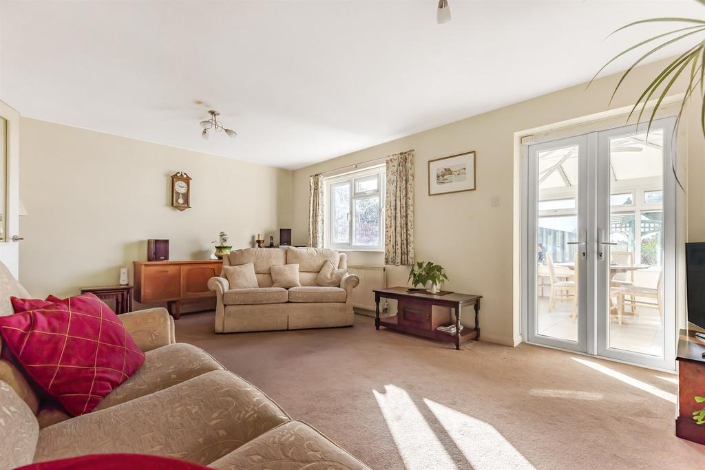 Thorney Road, Emsworth, PO10 3 bed semidetached house £499,950