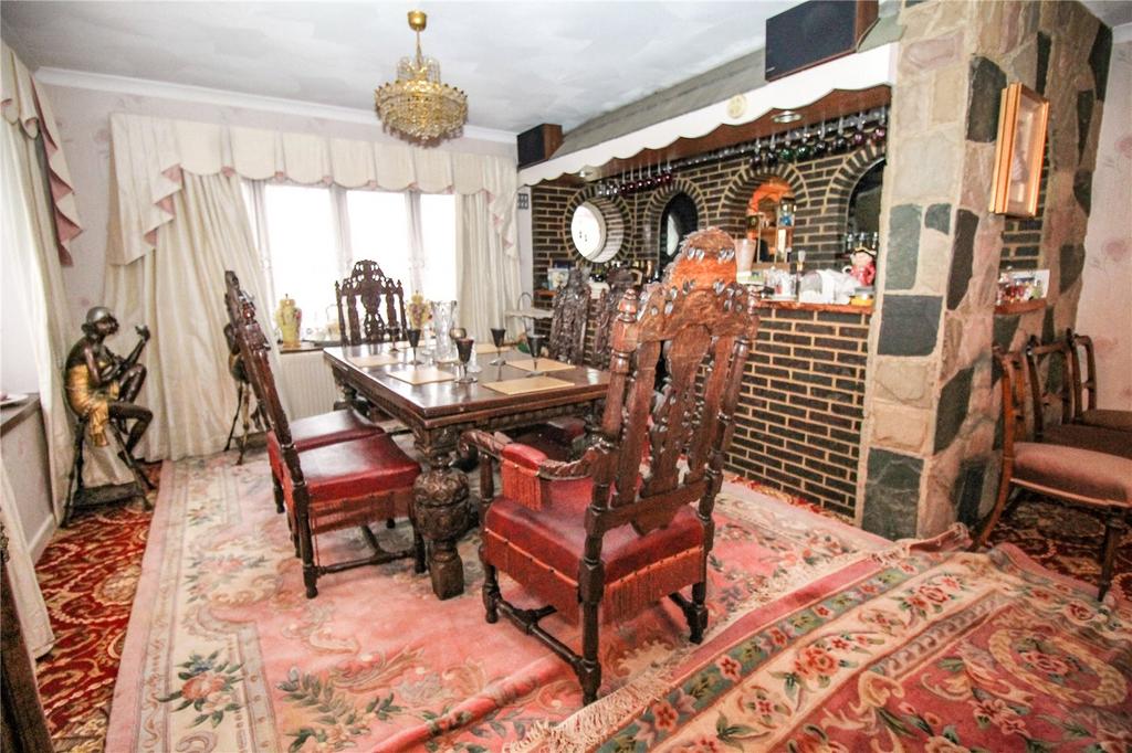 Dining/Bar