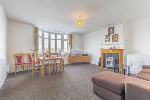 2 bedroom apartment to rent, Valley Road, Sherwood