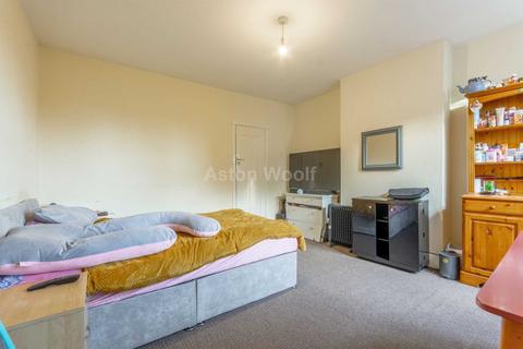 2 bedroom apartment to rent, Valley Road, Sherwood