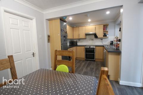 14 Elm Walk, Rayne, Braintree, CM77 6ES