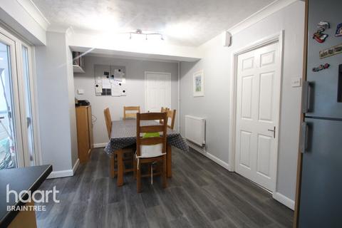 14 Elm Walk, Rayne, Braintree, CM77 6ES