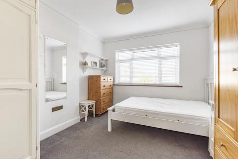58 Chessington Way, West Wickham, BR4 9NX