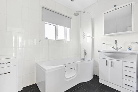 58 Chessington Way, West Wickham, BR4 9NX
