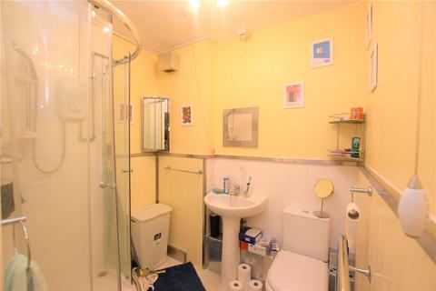 1 bedroom apartment for sale, Cunningham Close, Romford, RM6