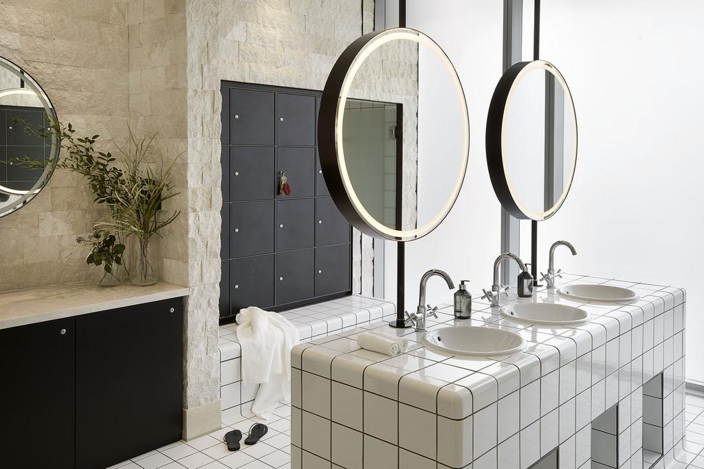 13) Changing Rooms 1.jpg