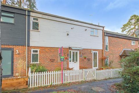 3 bedroom terraced house for sale - Oakengates, Bracknell, Berkshire, RG12