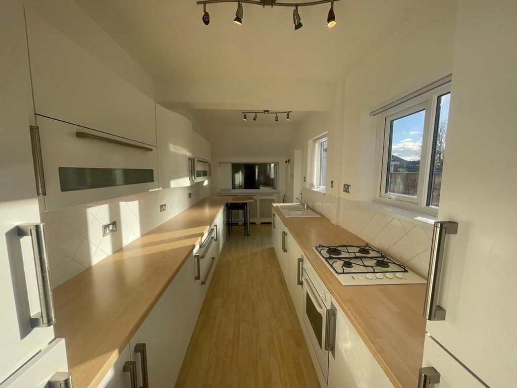 Marsden Road, South Shields 3 bed semidetached house £895 pcm (£207 pw)