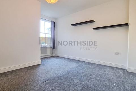 3 bedroom maisonette to rent - Northfield Avenue, London