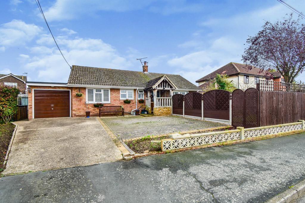 Wellands, Wickham CM8 3NF 2 bed detached bungalow £490,000