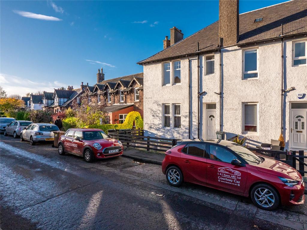 Blinkbonny Road, Currie, Midlothian... 2 bed flat £1,300 pcm (£300 pw)