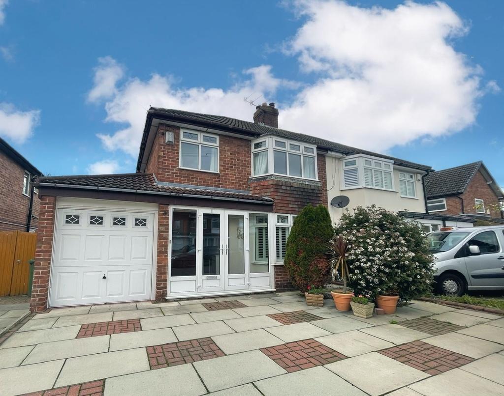 Rigby Road, Maghull 3 bed semidetached house to rent £1,350 pcm (£