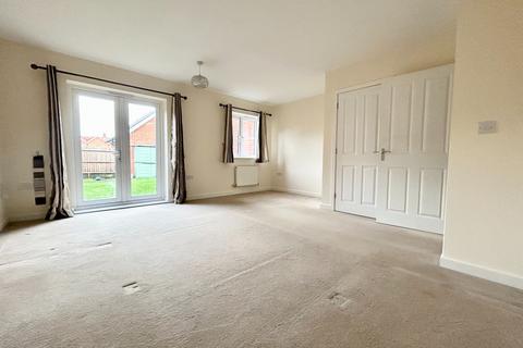 3 bedroom semi-detached house to rent, Wey Meadow Close, Farnham