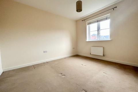 3 bedroom semi-detached house to rent, Wey Meadow Close, Farnham