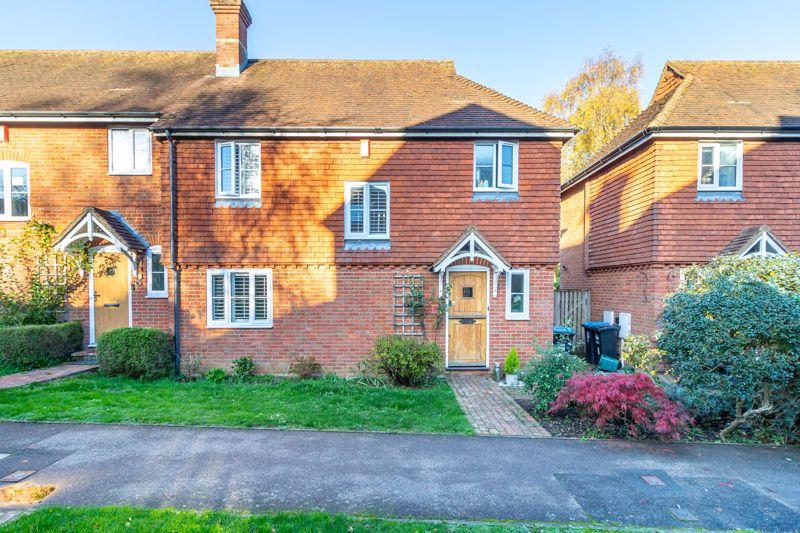 St. Marys Walk, Bletchingley 2 bed terraced house for sale £500,000
