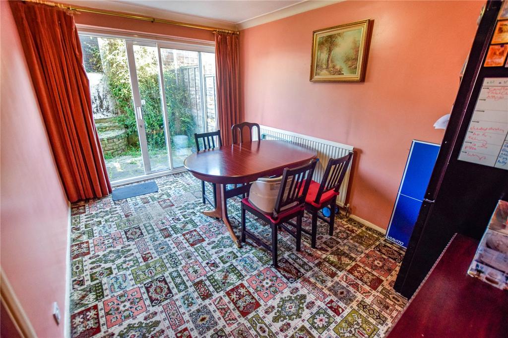 Upper Rainham Road, Hornchurch, Essex, RM12 4 bed semidetached house