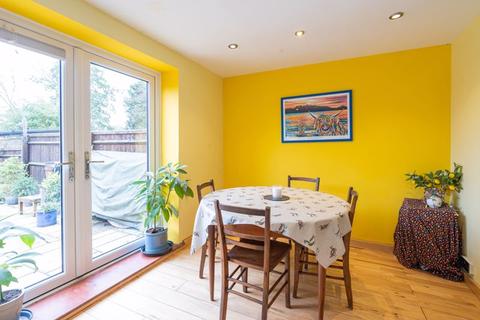 4 Brookside, East Hanney, Wantage, OX12 0JL