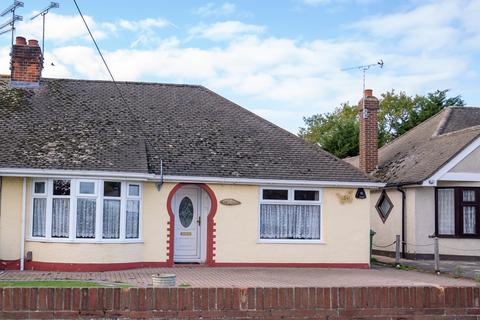 2 bedroom semi-detached bungalow for sale - Deirdre Avenue, Wickford, Essex