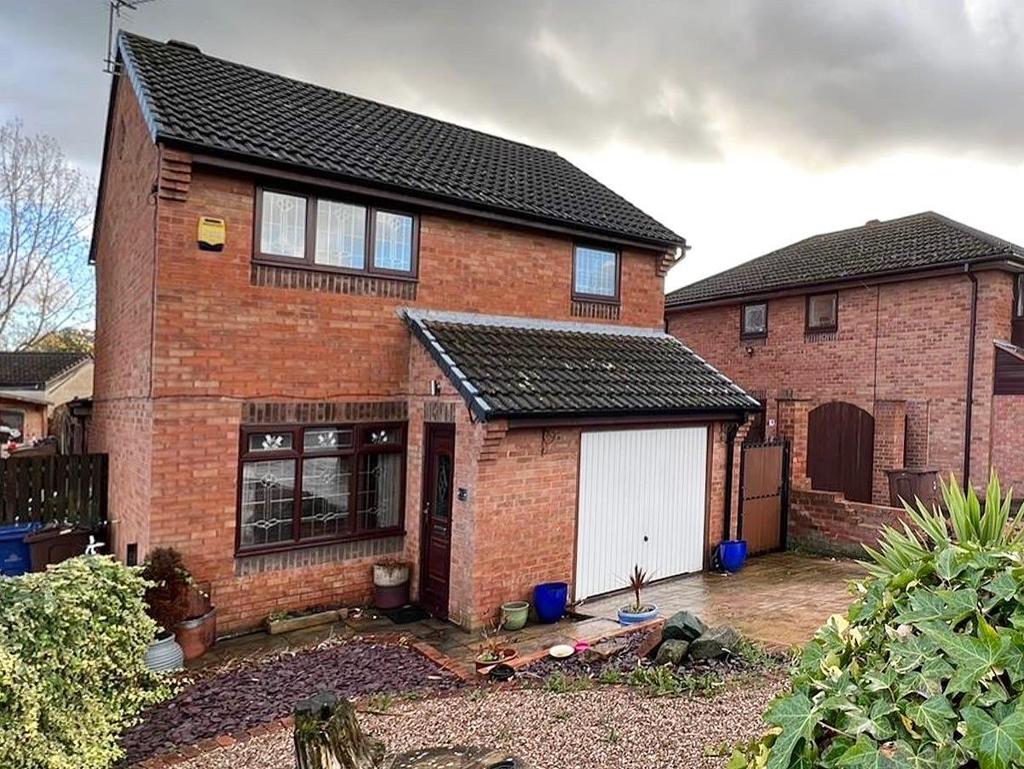 Sitka Close, Royston, Barnsley 3 bed detached house £210,000