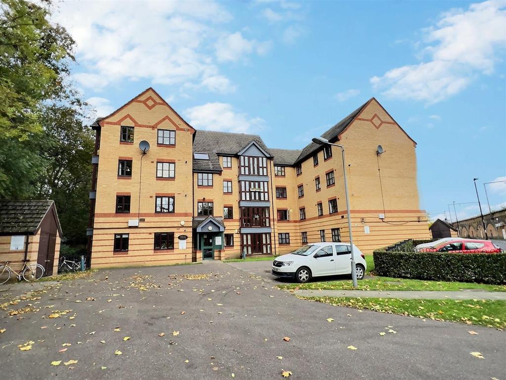 tidworth-road-bow-2-bed-flat-390-000