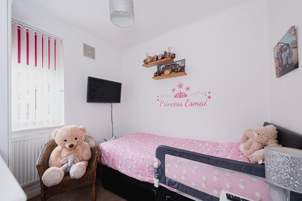 Bed 3.jpg