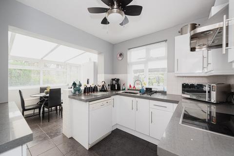 150 Francis Close, Epsom, KT19 0JT