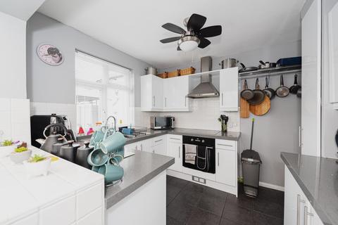 150 Francis Close, Epsom, KT19 0JT
