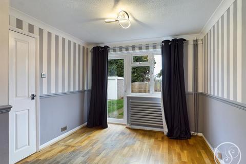 3 bedroom semi-detached house to rent - Wentworth Crescent, Leeds