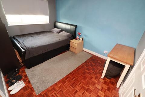 79 Longs Drive, Yate, Bristol, BS37 5XW